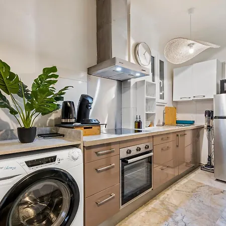 Renting - Fodere - Charm & Comfort 2p Heart Of - Ac & Wifi Apartment *